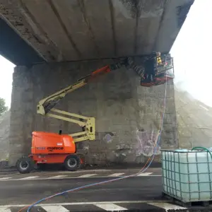 Pod Brașov – Lucrări hidrocurățare: Lucrări de hidrodemolare la podul rutier de la Brașov DN10 km 144+047