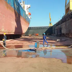 CONSTANȚA PORT: Lucrări de Hidrosablare Borduri de Nave Maritime